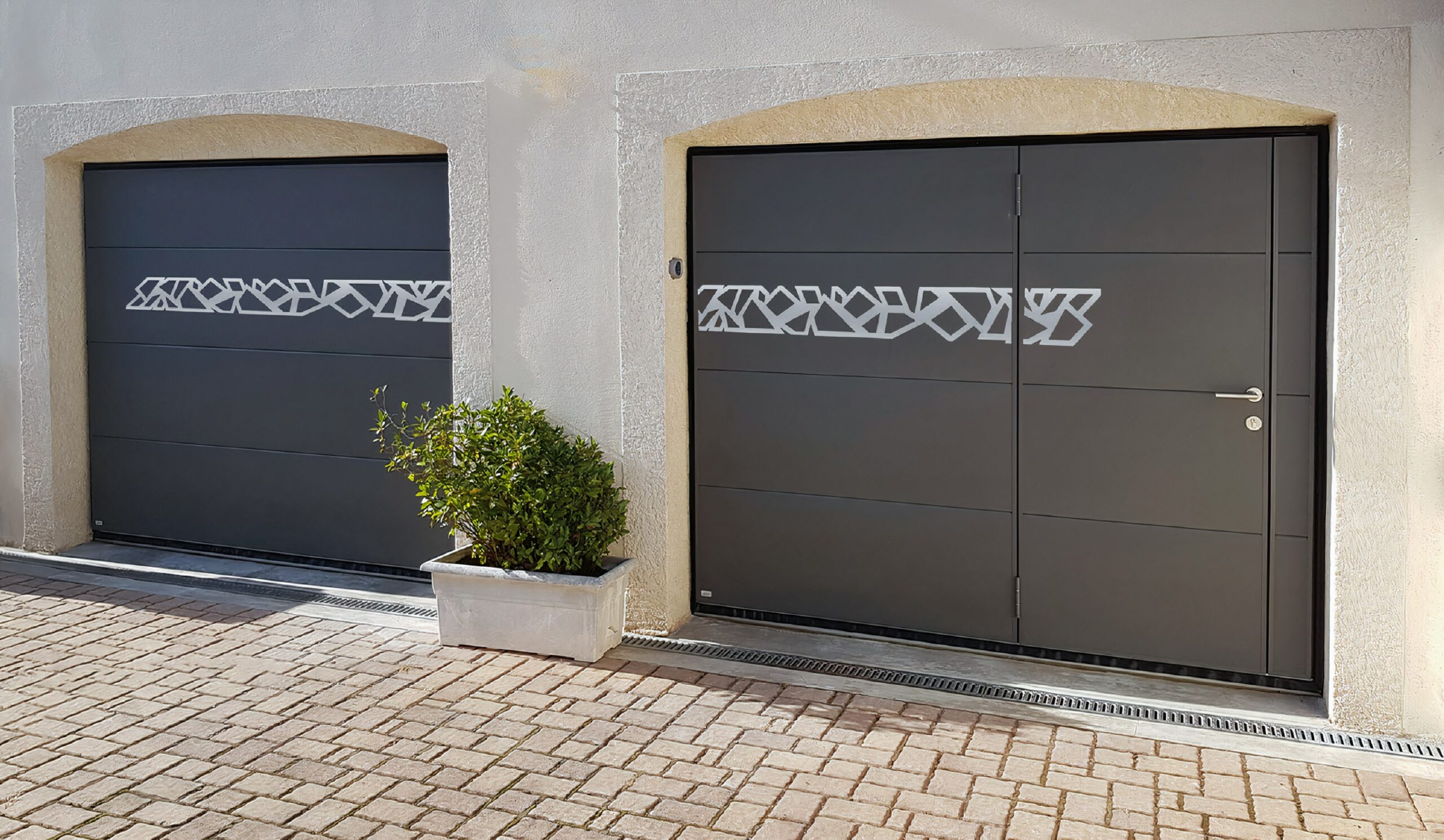 Portes de garages basculantes avec contrepoids